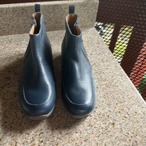 Vionic Booties Navy Blue size 8.5